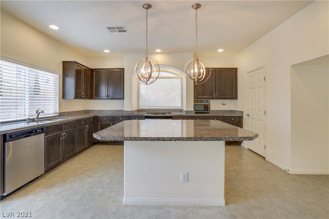 10588 Parthenon Street Las Vegas, NV 89183 - Photo 9 of 37