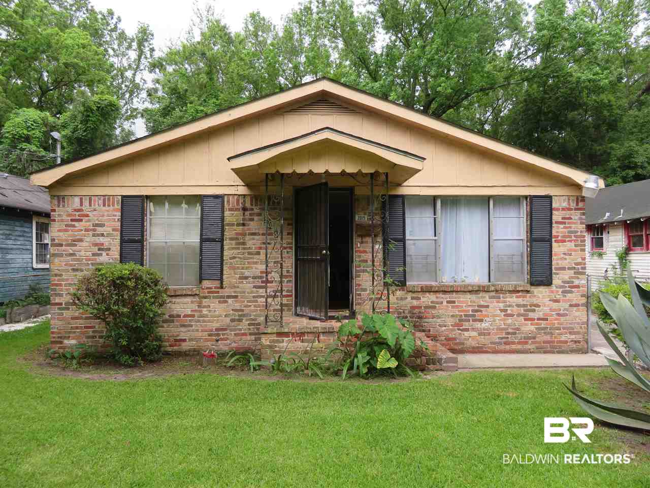 2015 Selman Avenue Mobile, AL 36617 - Photo 1 of 12