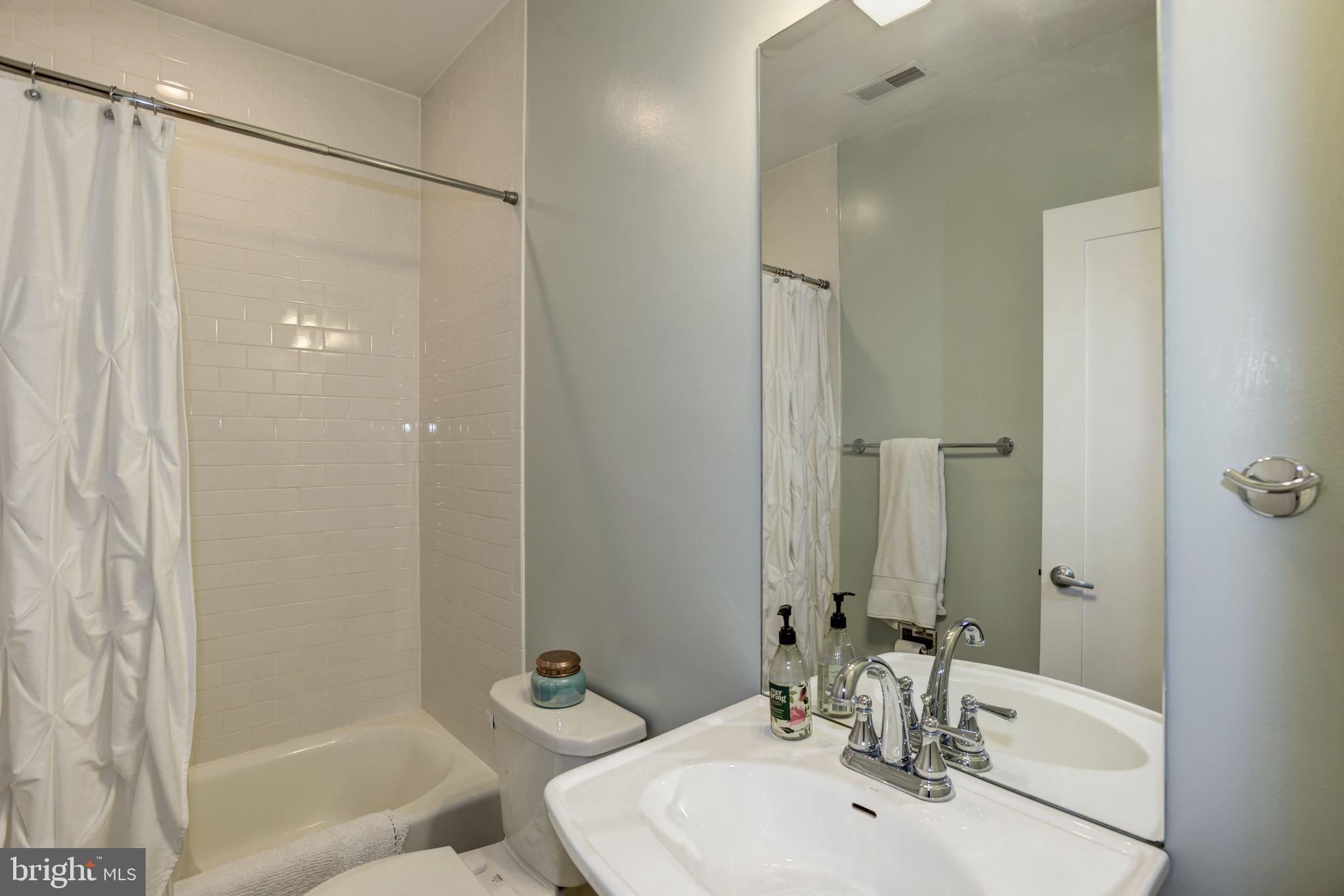 1531 Park Road Northwest, Unit 3 Washington, DC 20010 - Photo 8 of 14 Gallery Image 8