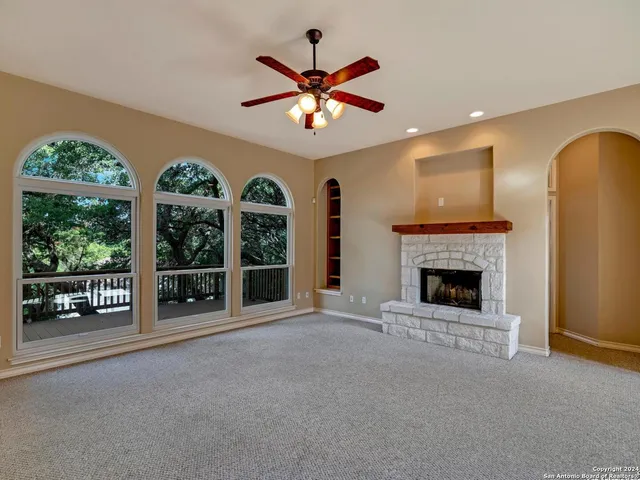 $689,000 | 18705 Lookout Mountain Trail, Helotes, TX 78023