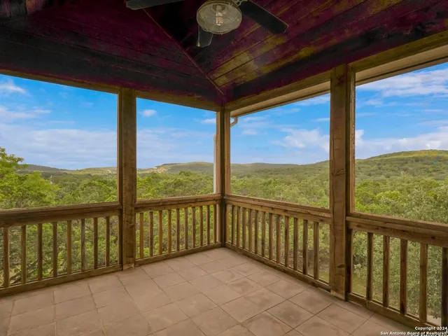$689,000 | 18705 Lookout Mountain Trail, Helotes, TX 78023