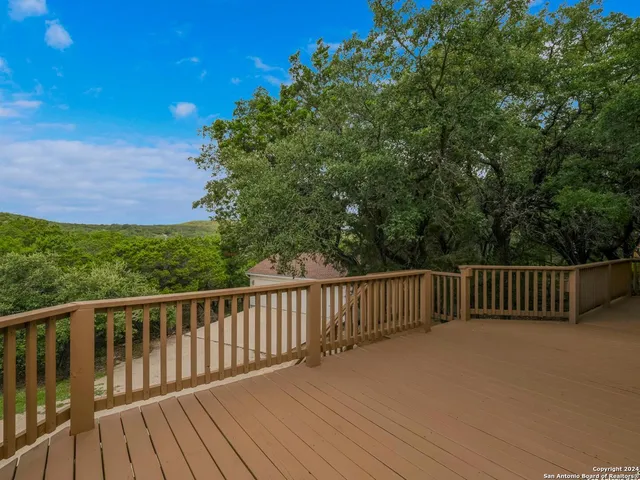 $689,000 | 18705 Lookout Mountain Trail, Helotes, TX 78023