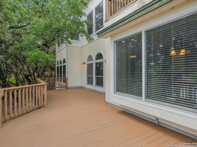 $689,000 | 18705 Lookout Mountain Trail, Helotes, TX 78023