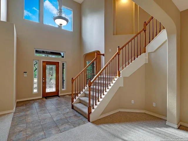 $689,000 | 18705 Lookout Mountain Trail, Helotes, TX 78023