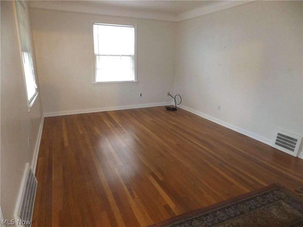 7912 Spring Garden Road Cleveland, OH 44129 - Photo 3 of 18