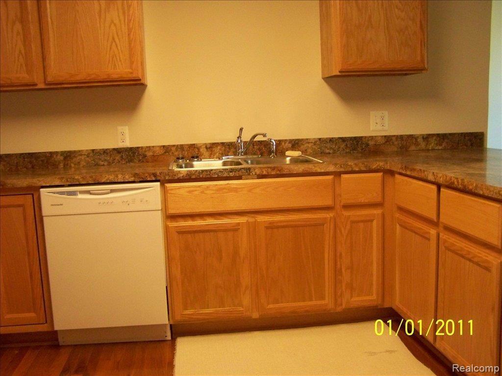 34136 Pratt Road Memphis, MI 48041 - Photo 3 of 25 100_0722