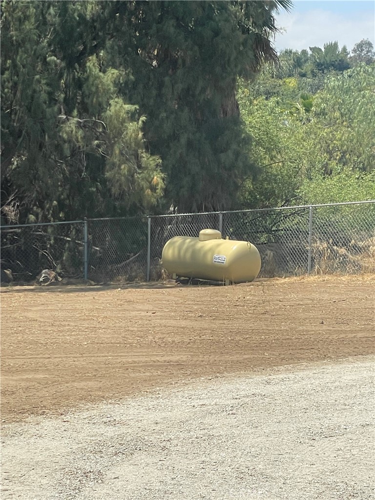 19165 Spalding Avenue Riverside, CA 92508 - Photo 27 of 32 Propane tank near front fence.