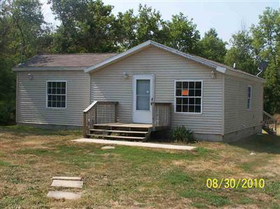 1590 Parmenter Road Corunna, MI 48817 - Photo 1 of 13 20121132.JPG