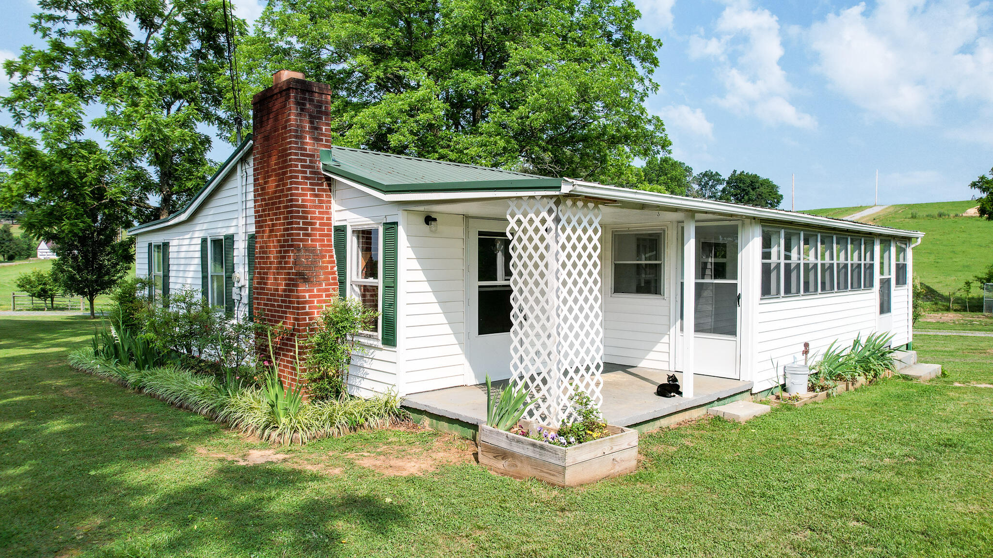 5030 Warrensburg Road Greeneville, TN 37743 - Photo 1 of 49 House