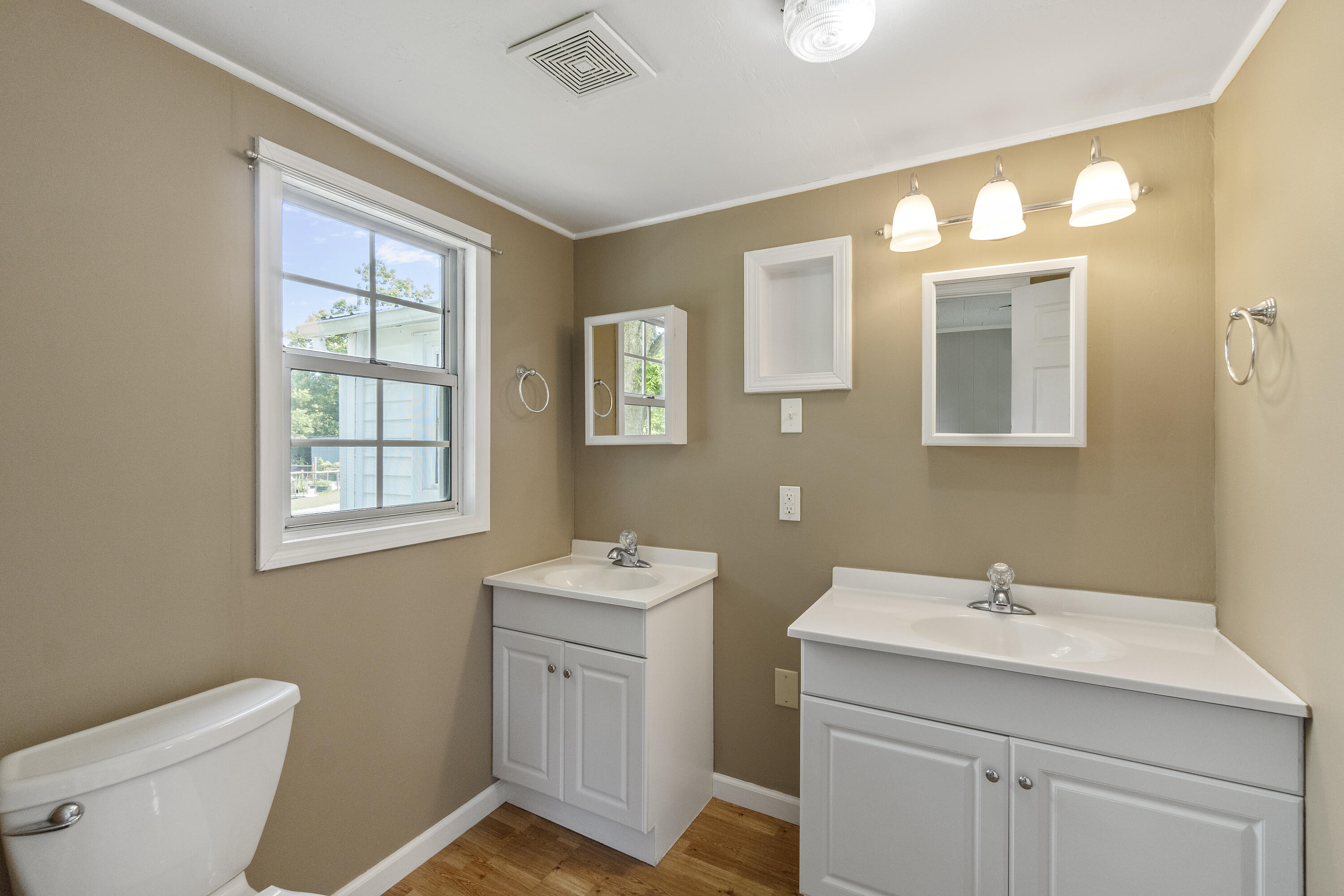 5030 Warrensburg Road Greeneville, TN 37743 - Photo 34 of 49 Primary bath
