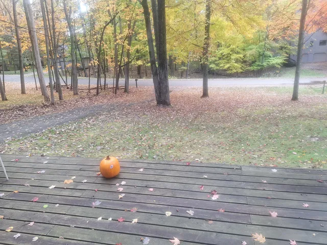 $174,900 | 9550 Golf Port Drive North, Unit 202, Stanwood, MI 49346