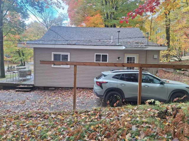 $174,900 | 9550 Golf Port Drive North, Unit 202, Stanwood, MI 49346