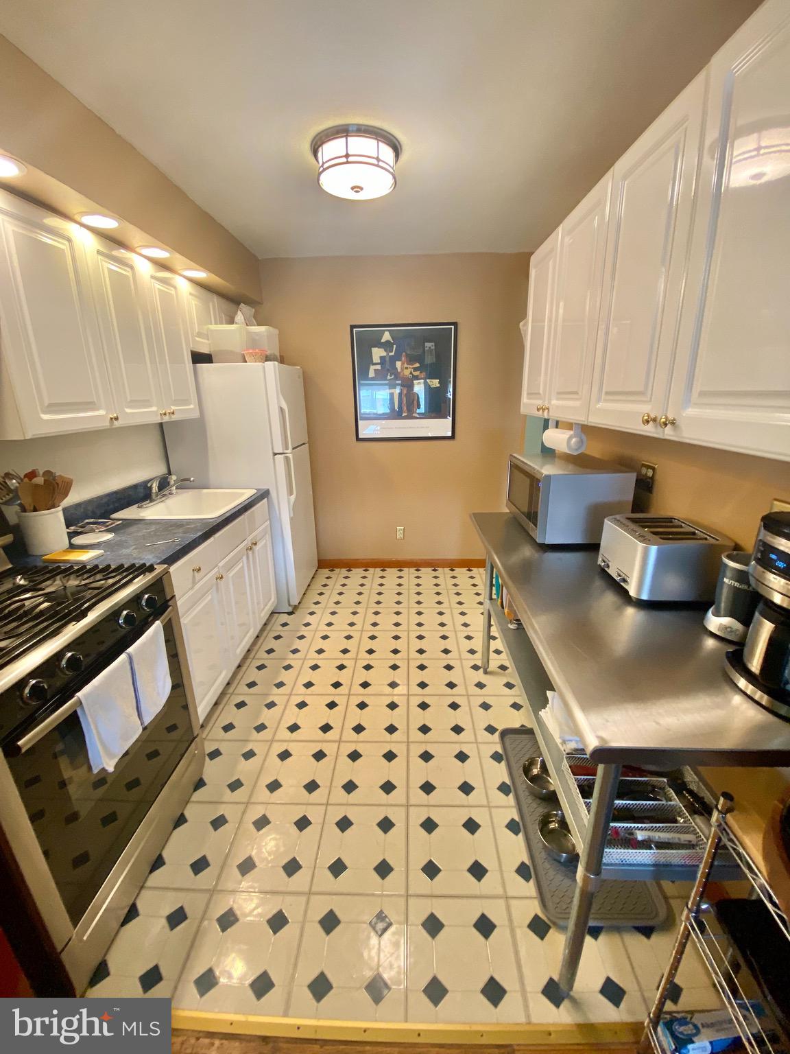 2823 Rhawn Street Philadelphia, PA 19152 - Photo 6 of 20 Gallery Image 6