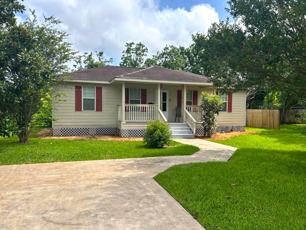123 Robinson Road Oyster Creek, TX 77541 - Photo 1 of 16