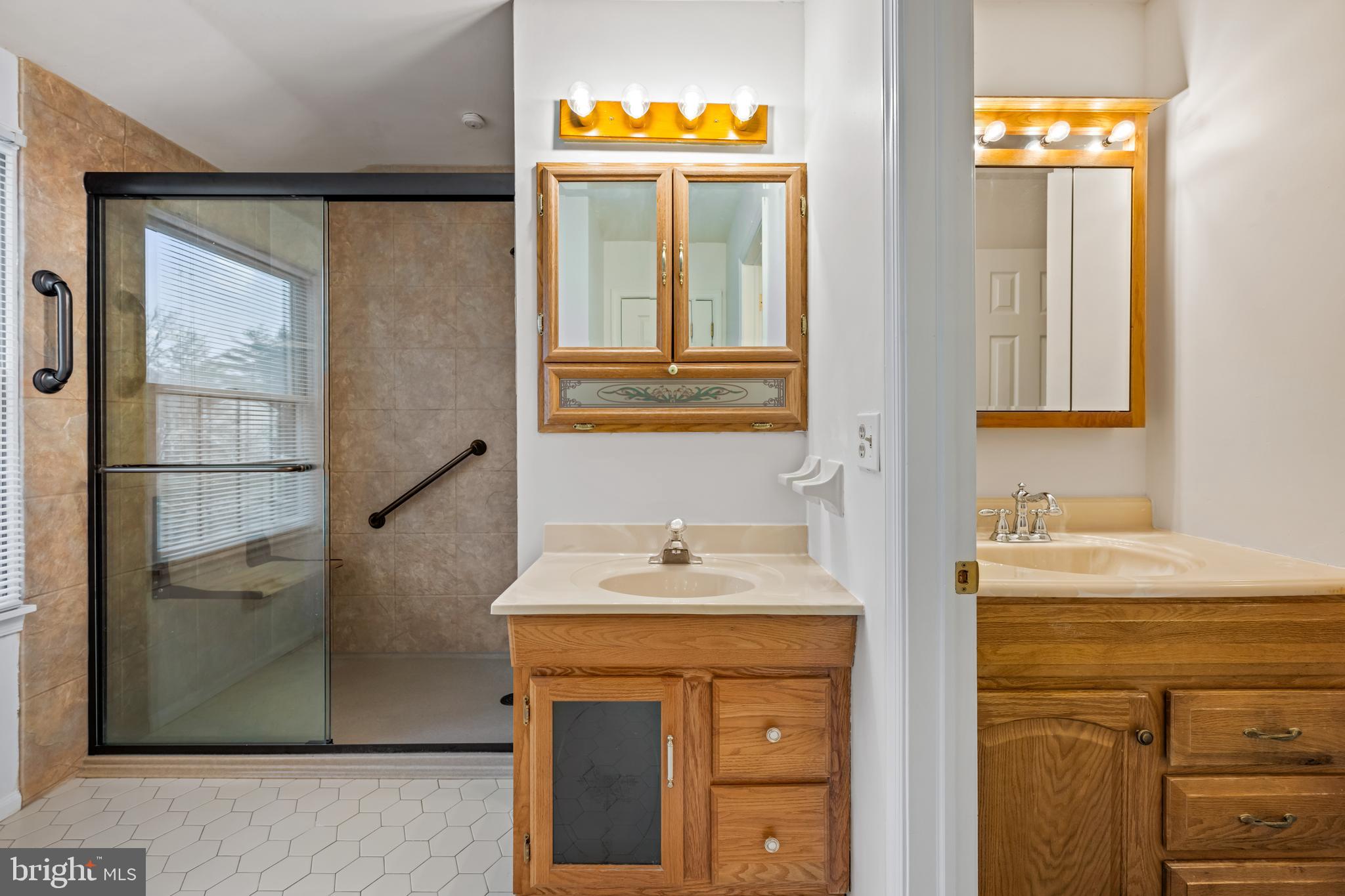 2 Dorado Court Clementon, NJ 08021 - Photo 26 of 40 Full bath with double vanity