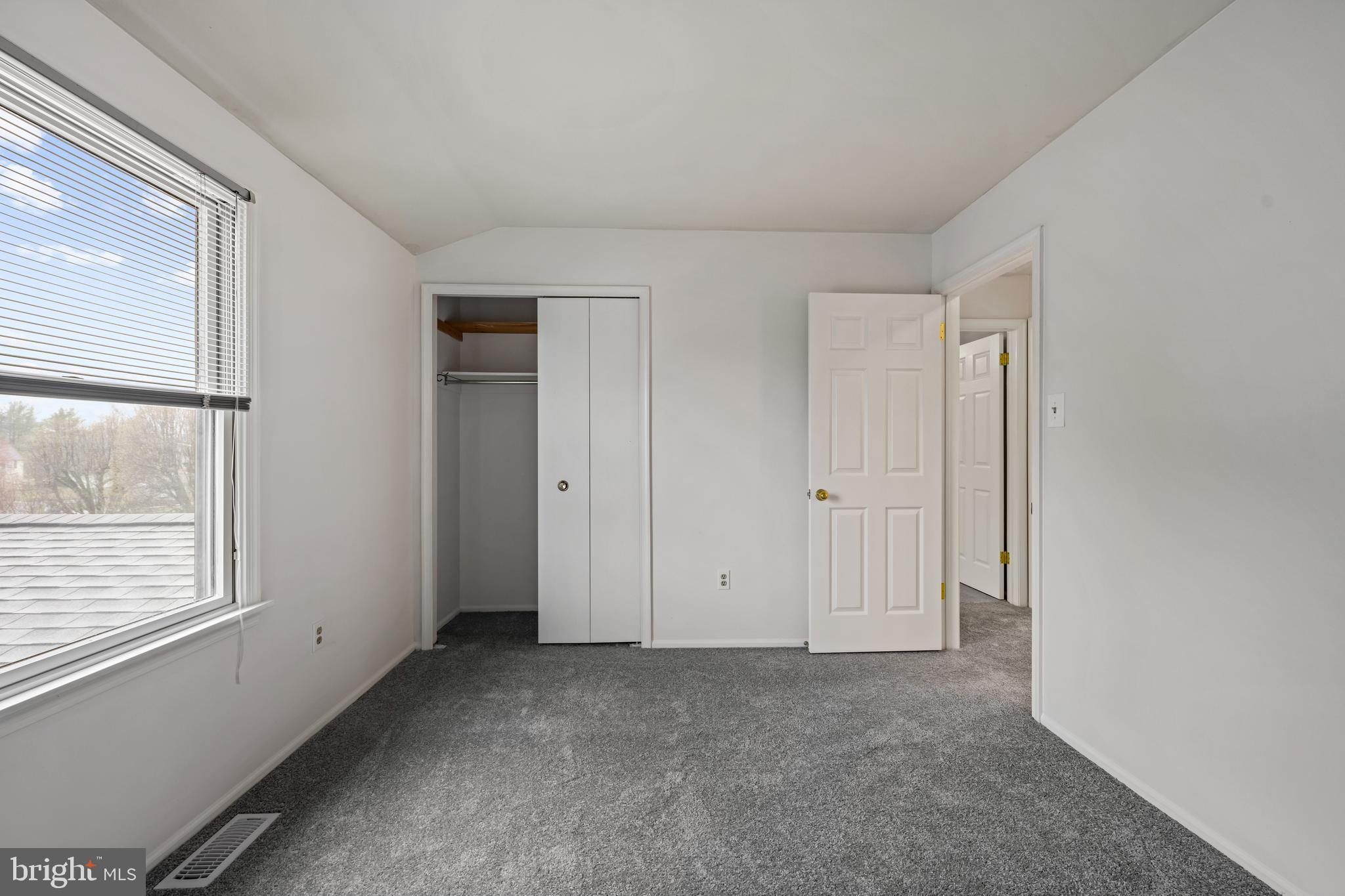 2 Dorado Court Clementon, NJ 08021 - Photo 29 of 40 Bedroom #2 with new carpet