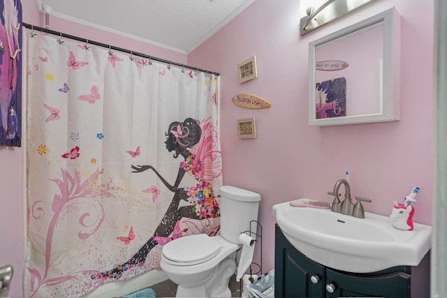 4012 Sango Road Clarksville, TN 37043 - Photo 19 of 22 a bathroom with a sink and a mirror