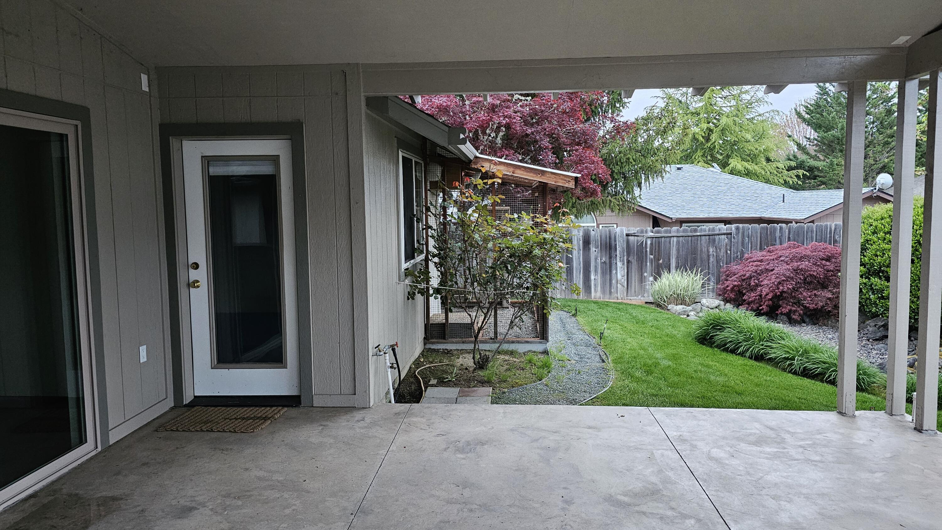 2717 Acres Road Grants Pass, OR 97527 - Photo 27 of 37 Gallery Image 27