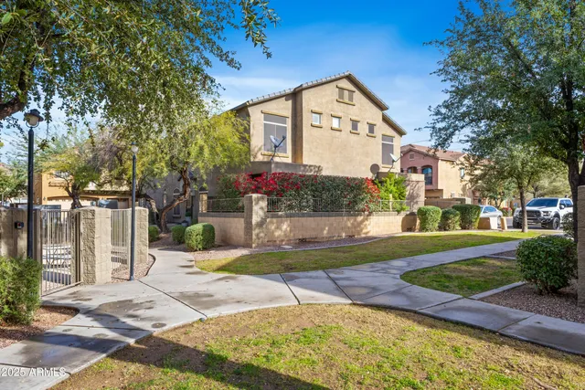 $415,000 | 18250 North 32nd Street, Unit 1015, Phoenix, AZ 85032