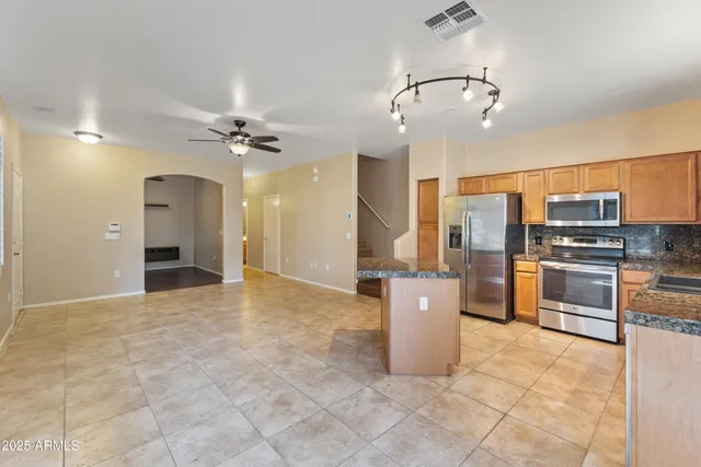 $400,000 | 18250 North 32nd Street, Unit 1015, Phoenix, AZ 85032