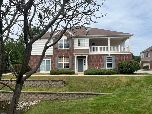 $2,900 | 1963 Oxley Circle, Naperville, IL 60563