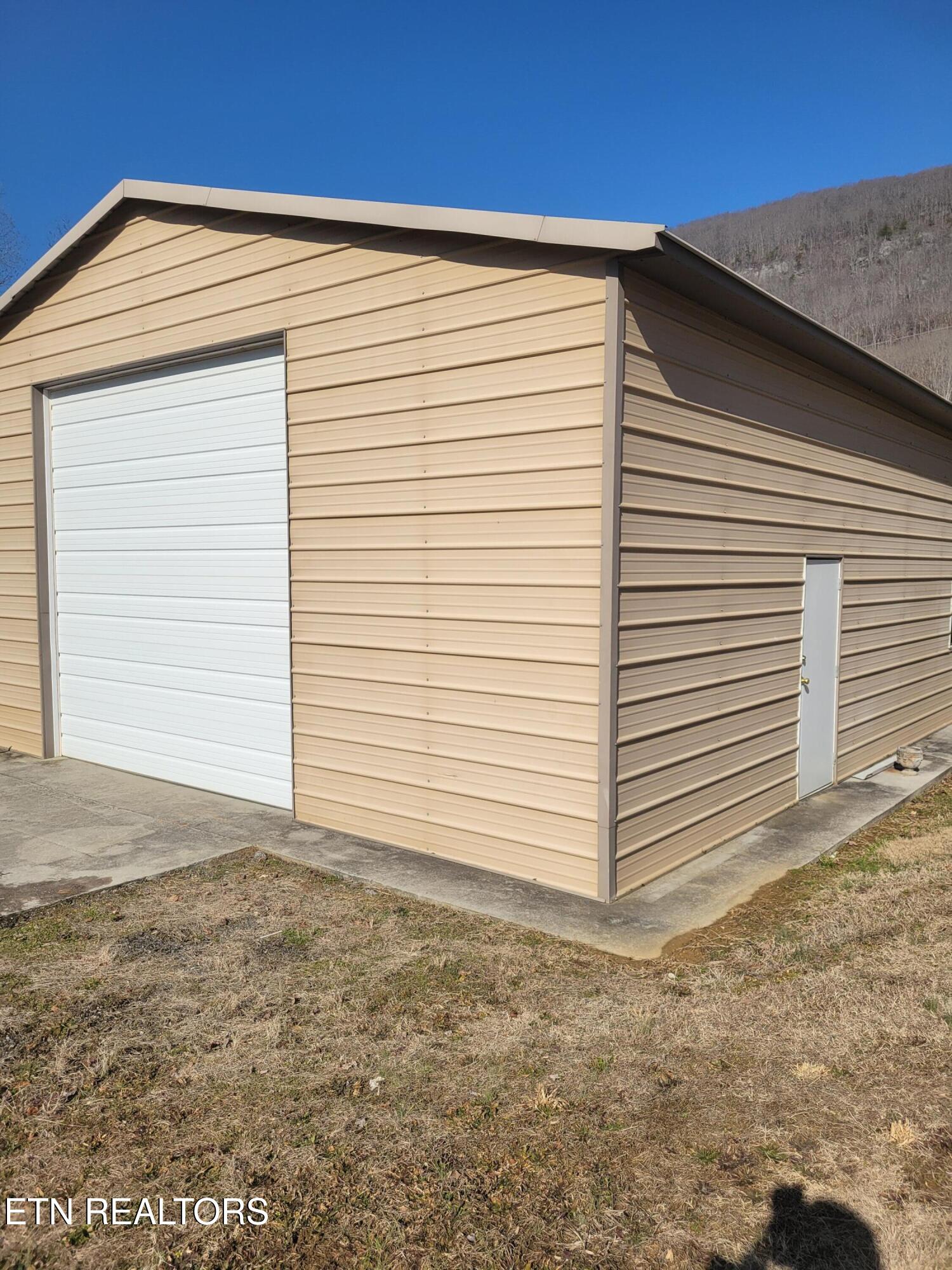 132 Ridge Crest Road Harriman, TN 37748 - Photo 10 of 34 20260206_110445