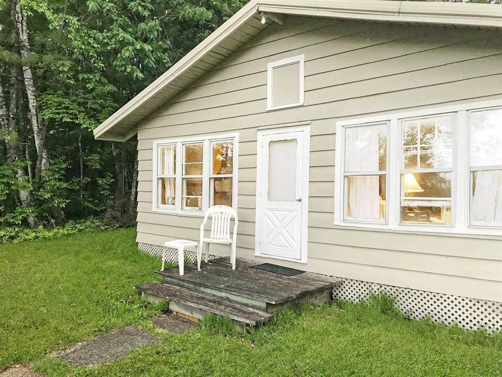 W11646 West 18th Road Pound, WI 54161 - Photo 2 of 9