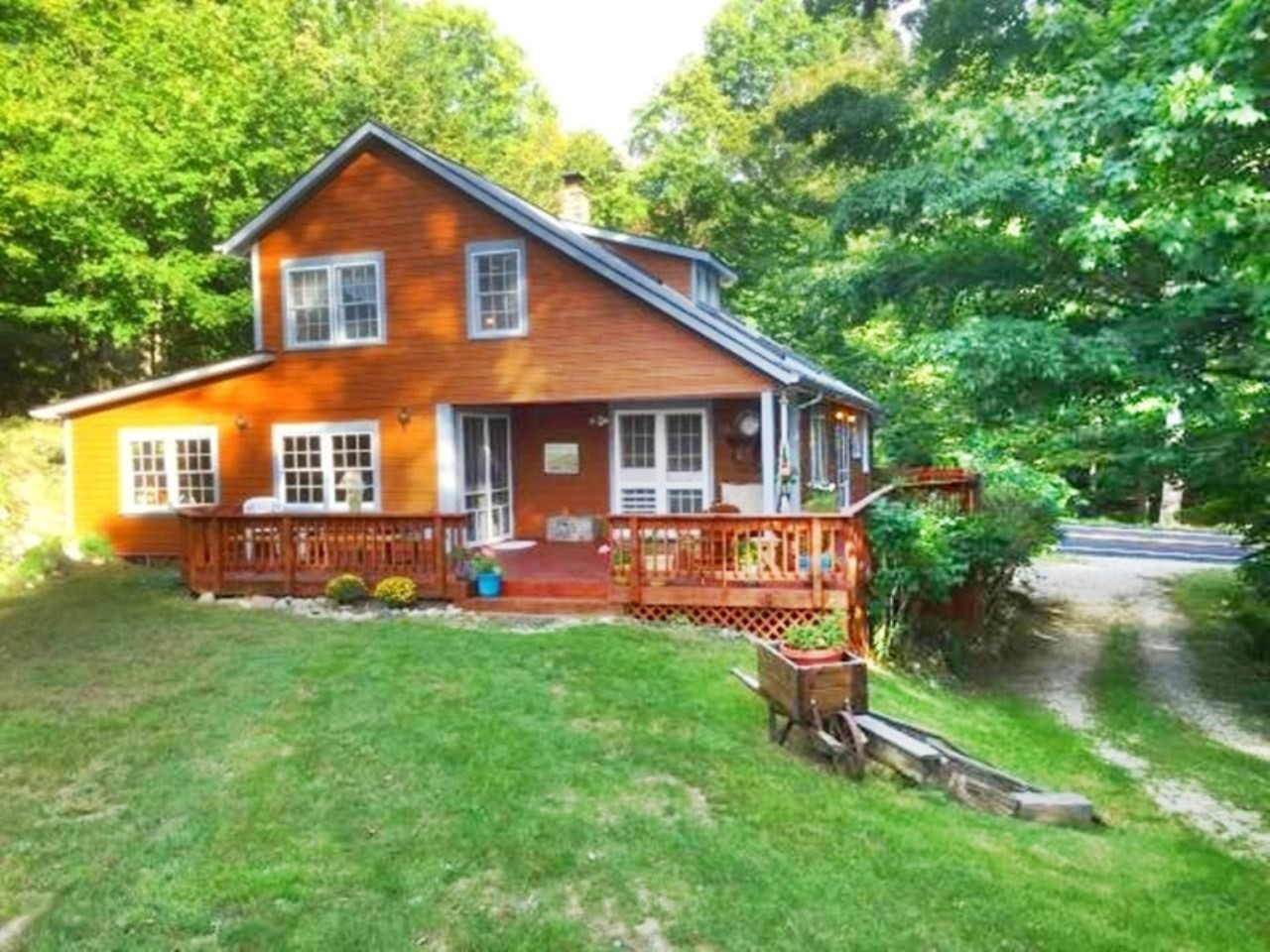 7002 Lakeshore Road Manistee, MI 49660 - Photo 8 of 63 Private location in Manistee