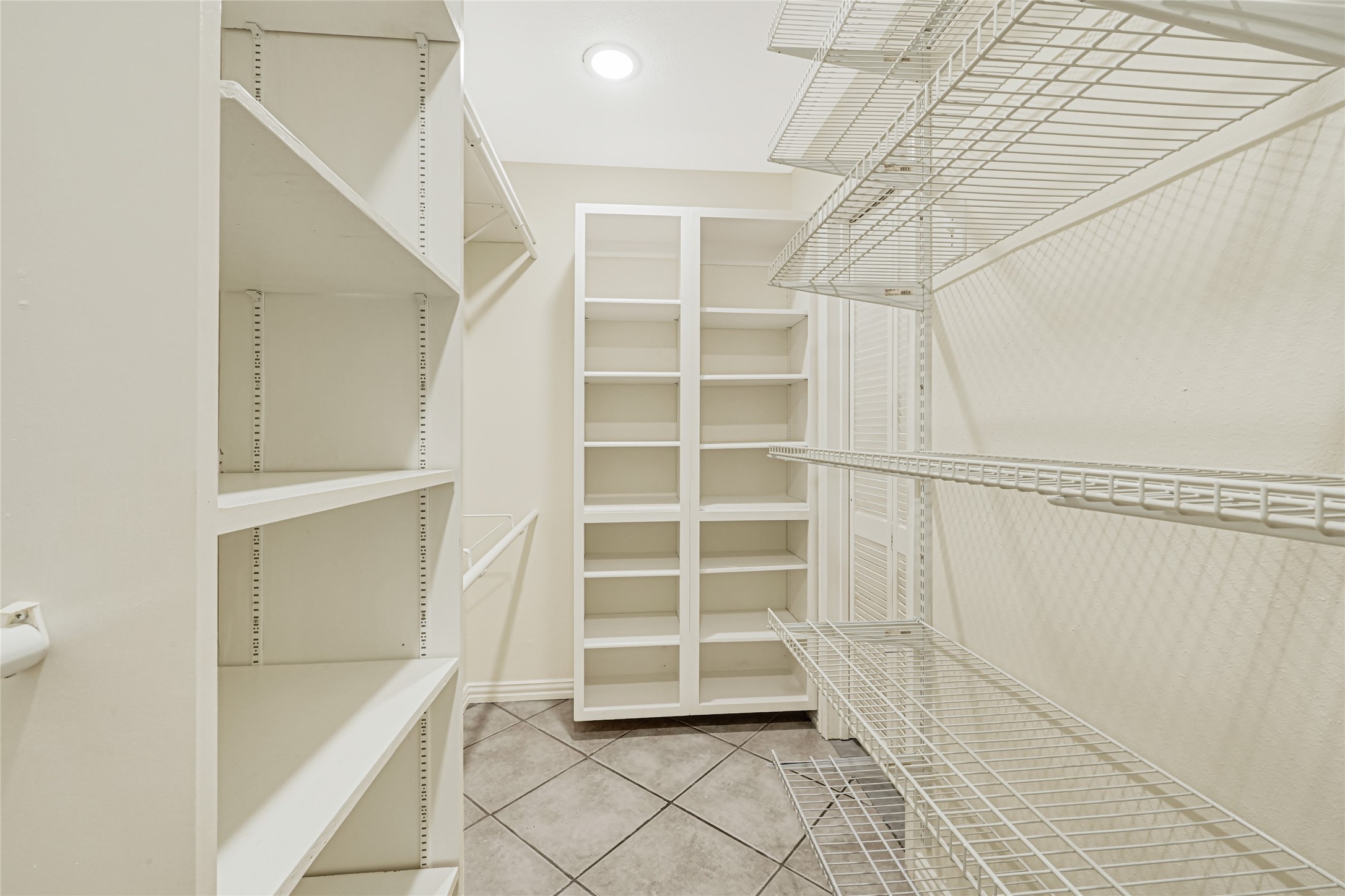 4806 Hickorygate Drive Spring, TX 77373 - Photo 18 of 21 Walk in closet