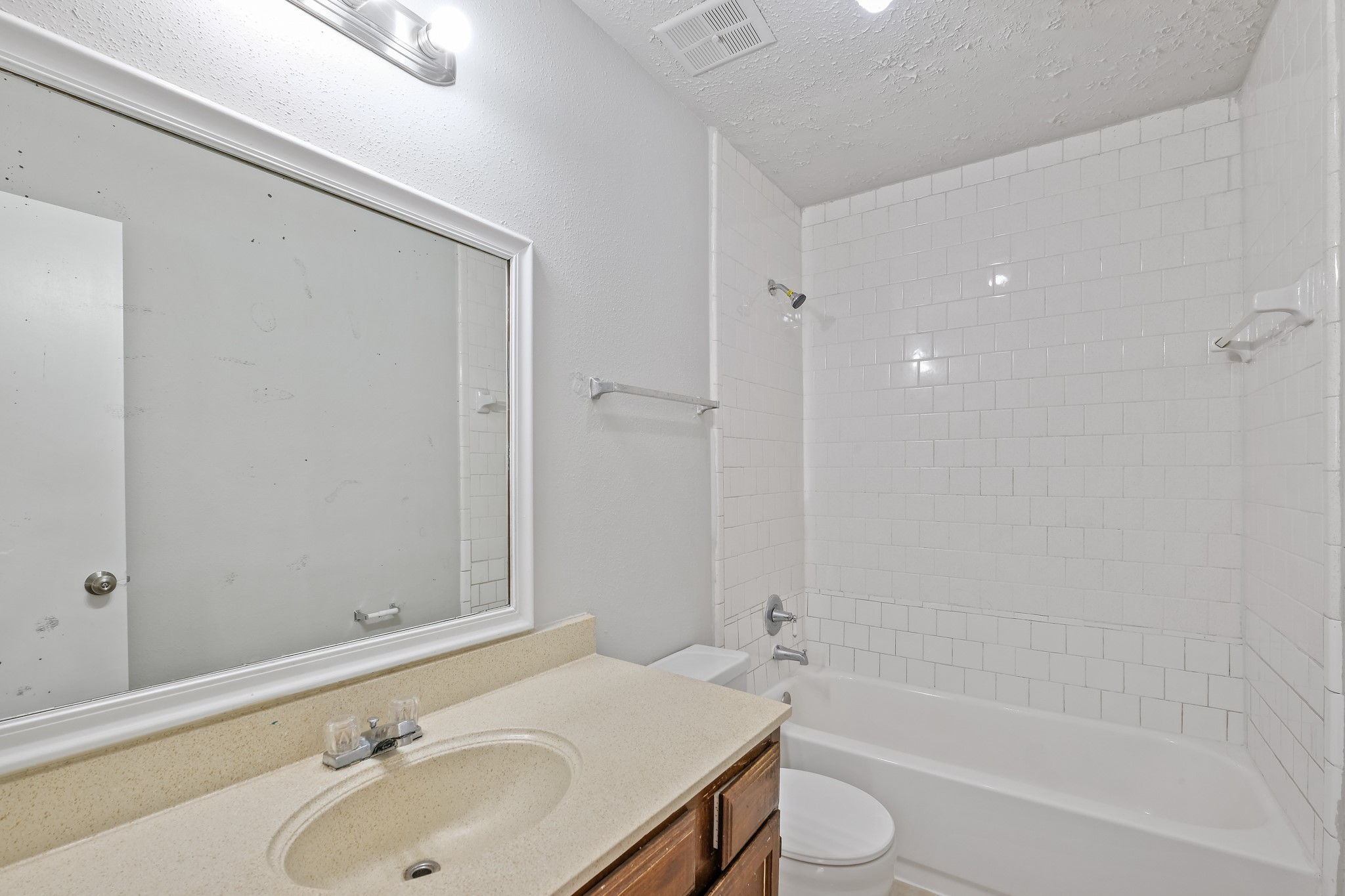 5420 Ridge Wind Lane Houston, TX 77053 - Photo 9 of 12 Gallery Image 9