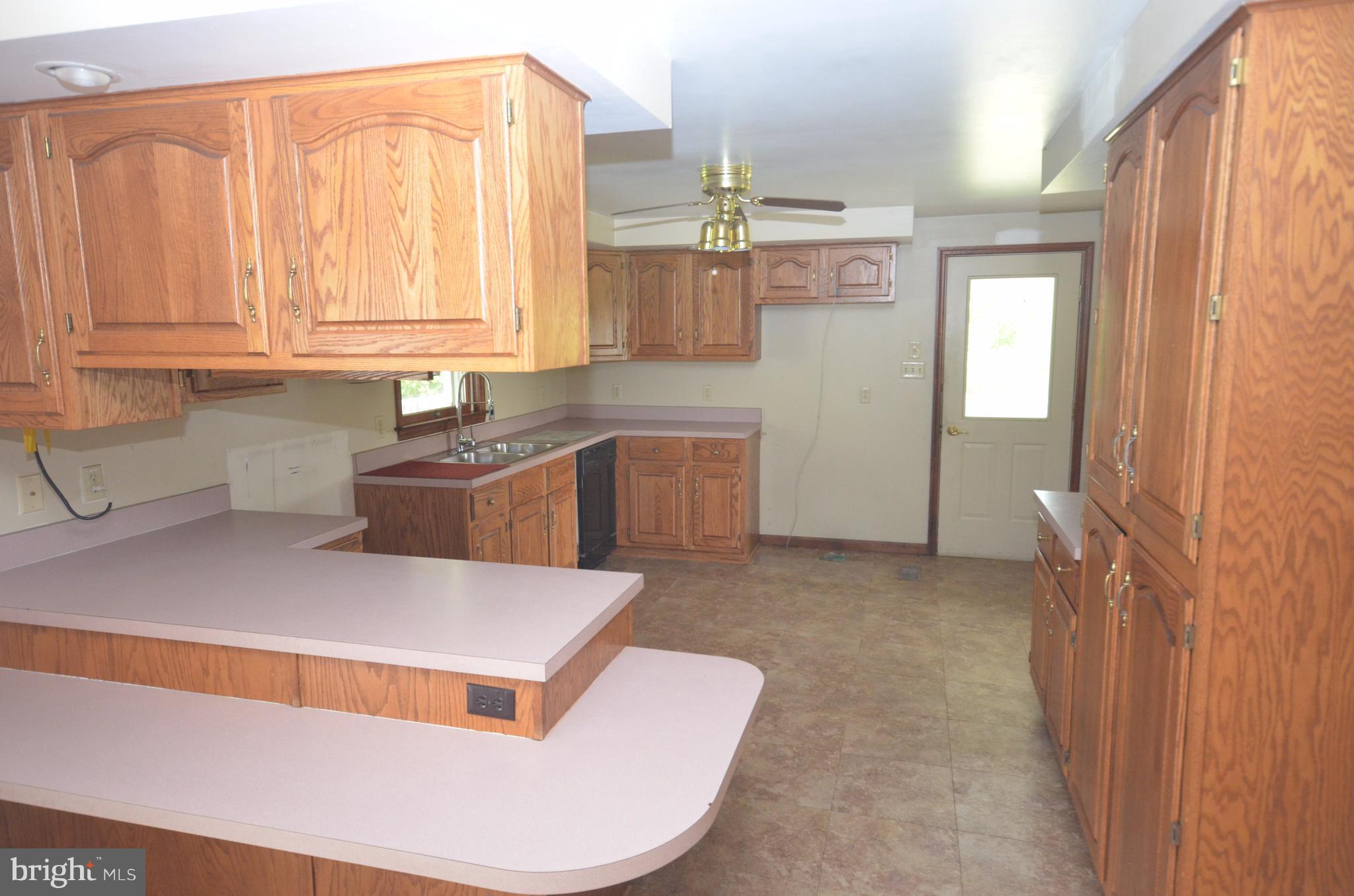 7941 Bennett Branch Road Mount Airy, MD 21771 - Photo 2 of 15 Kitchen