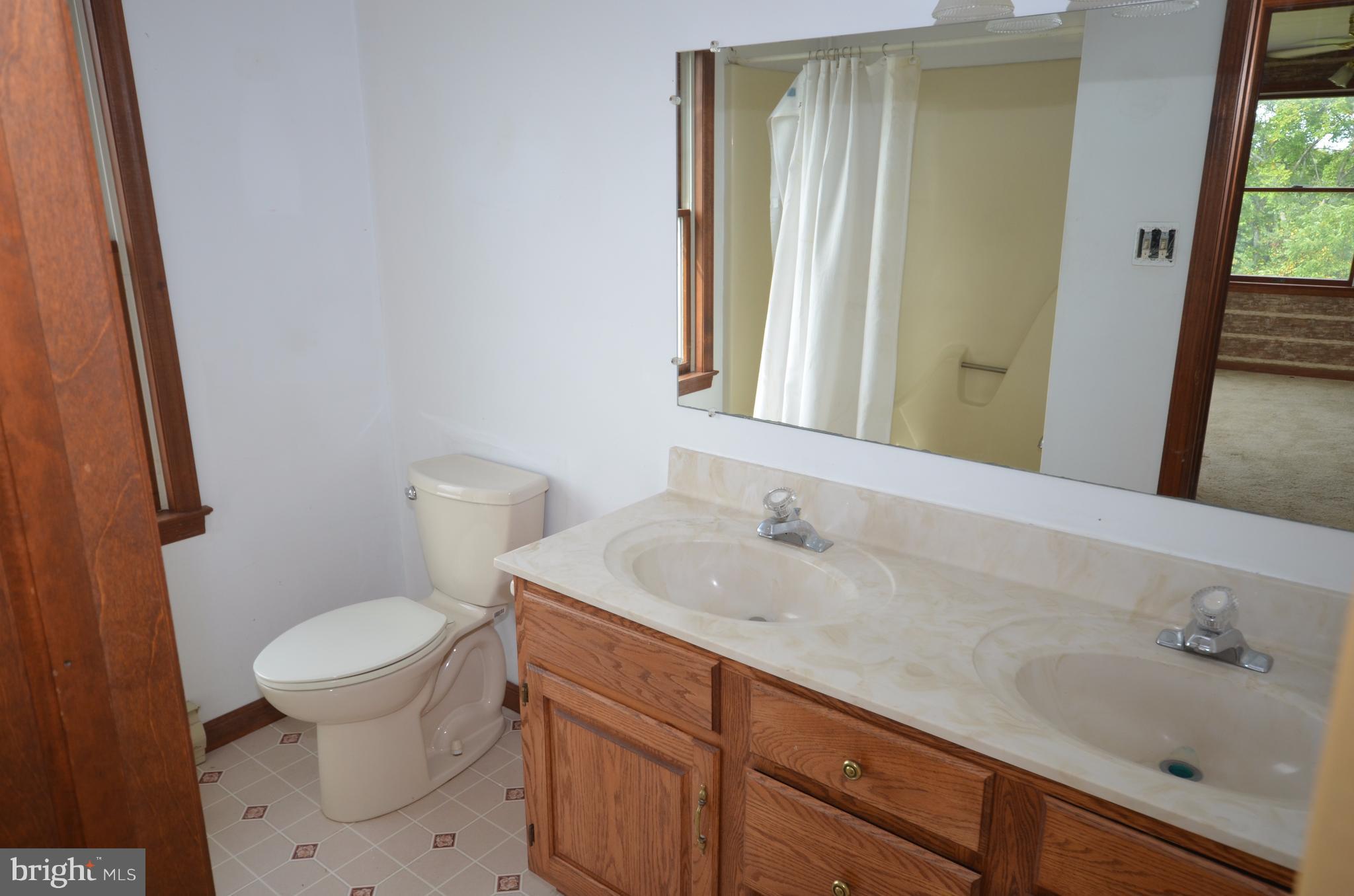 7941 Bennett Branch Road Mount Airy, MD 21771 - Photo 11 of 15 Upper level full bathroom