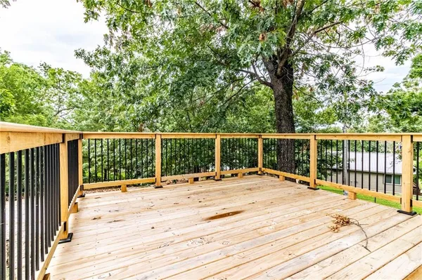 $194,900 | 10116 Billabong Drive, Clinton, MO 64735