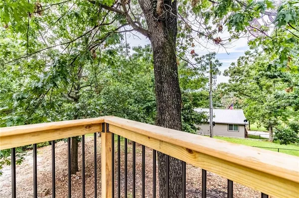 $194,900 | 10116 Billabong Drive, Clinton, MO 64735