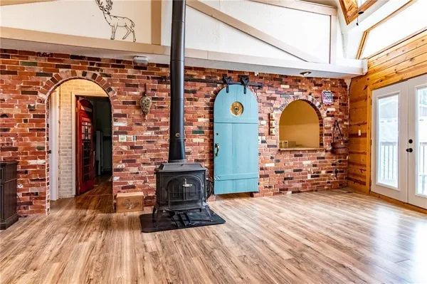 $194,900 | 10116 Billabong Drive, Clinton, MO 64735