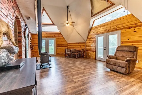 $194,900 | 10116 Billabong Drive, Clinton, MO 64735