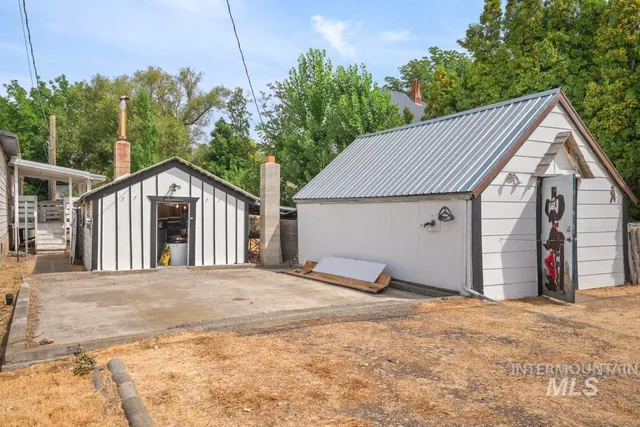 $299,950 | 319 Pataha Street, Pomeroy, WA 99347