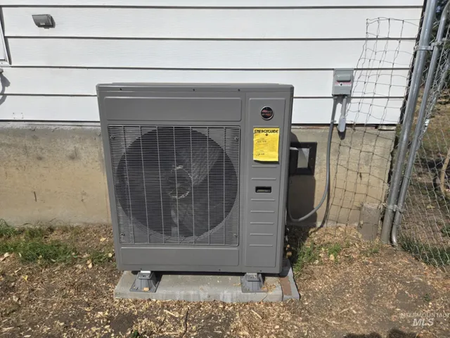 $299,950 | 319 Pataha Street, Pomeroy, WA 99347