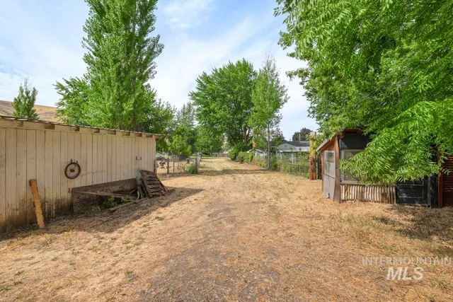 $299,950 | 319 Pataha Street, Pomeroy, WA 99347