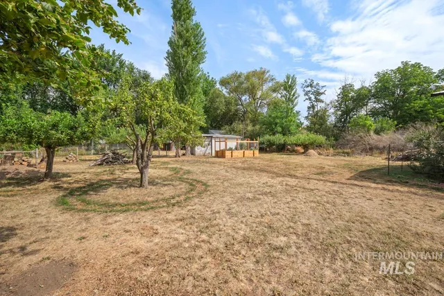 $299,950 | 319 Pataha Street, Pomeroy, WA 99347