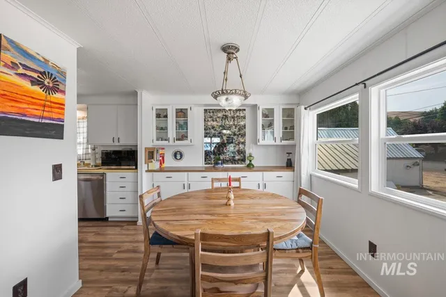 $299,950 | 319 Pataha Street, Pomeroy, WA 99347