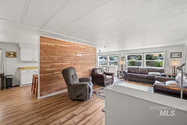 $299,950 | 319 Pataha Street, Pomeroy, WA 99347