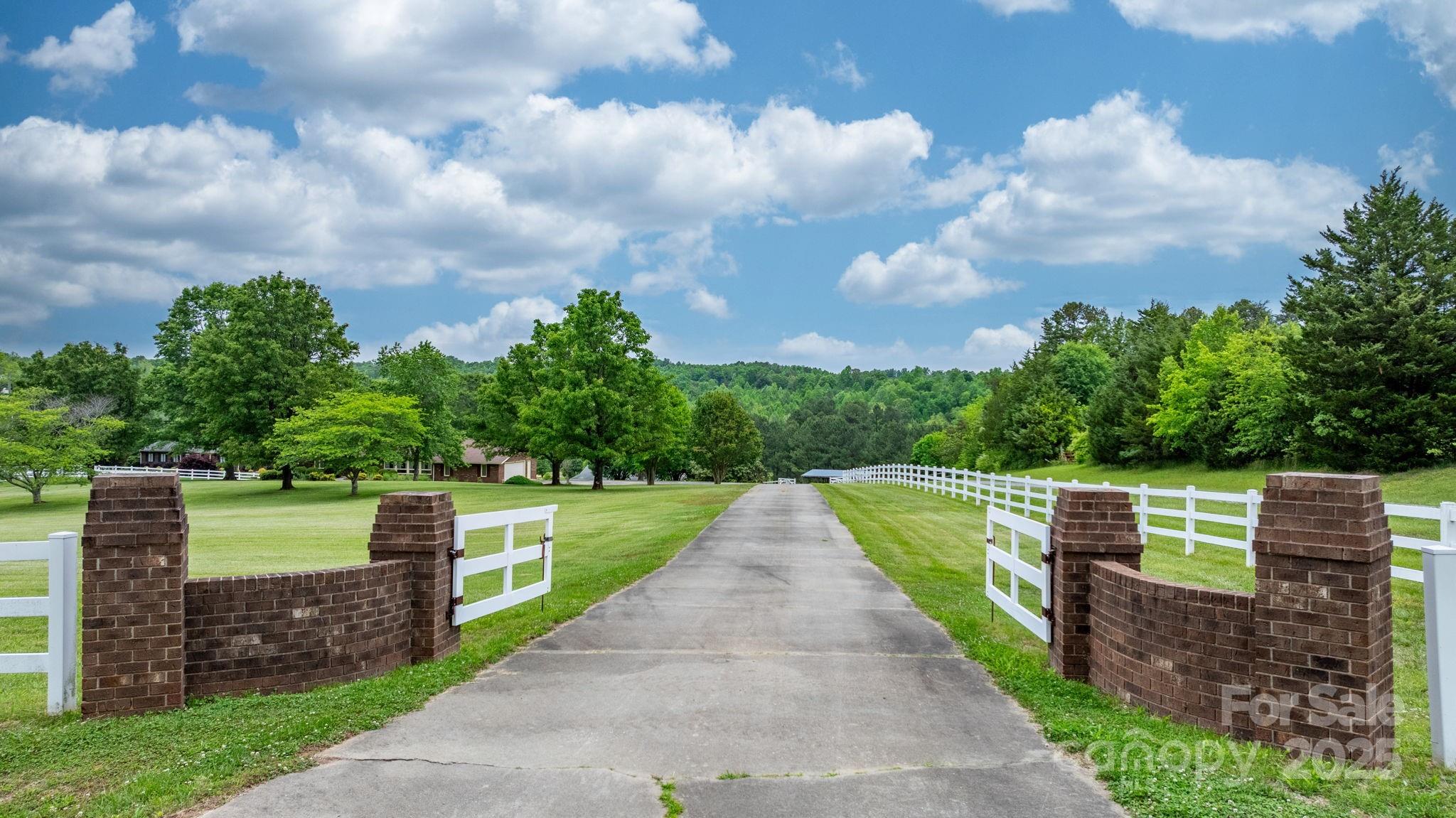 2448 Moss Farm Road Hickory, NC 28602 - Photo 44 of 47 Gallery Image 44
