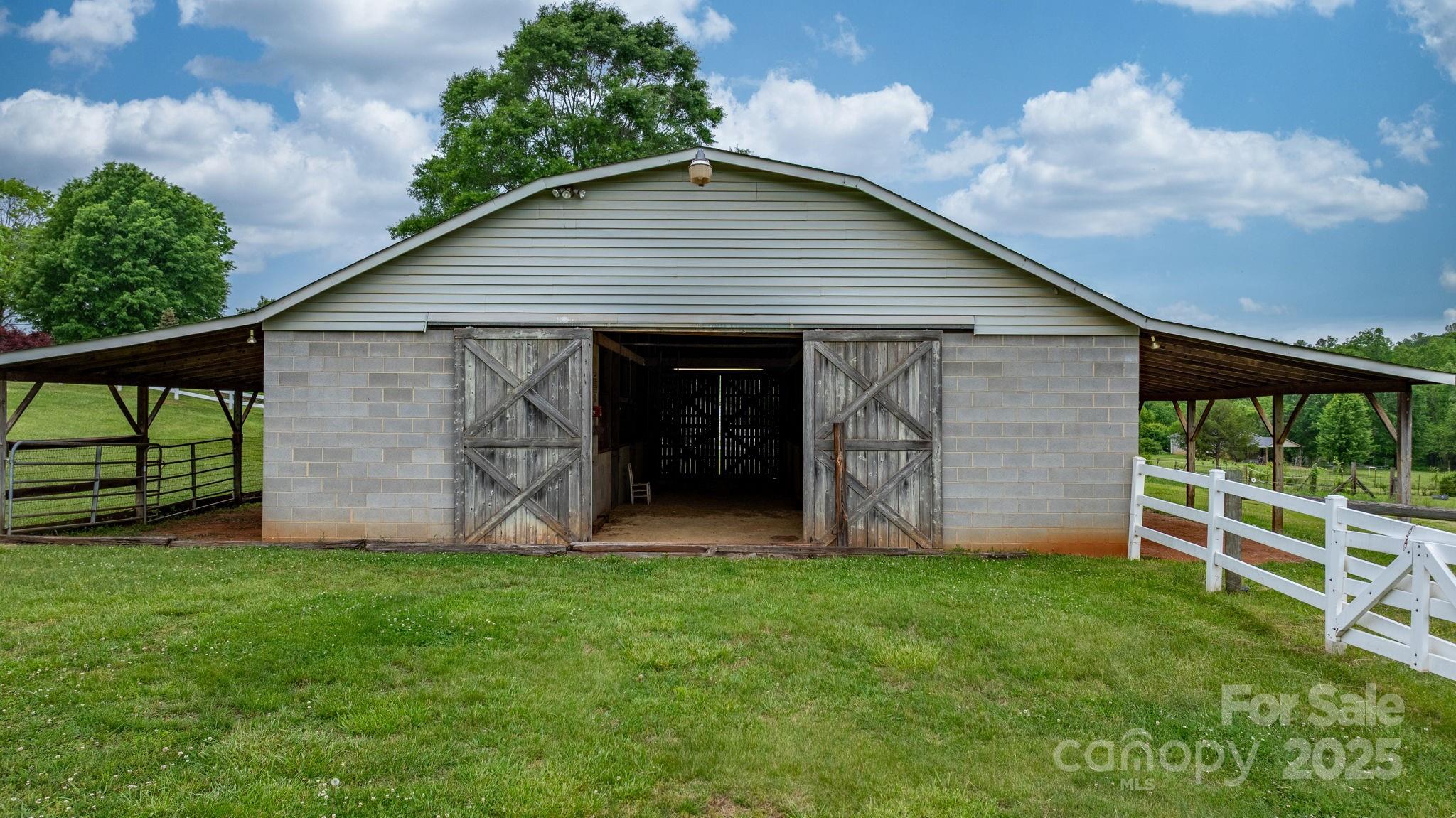 2448 Moss Farm Road Hickory, NC 28602 - Photo 8 of 47 Gallery Image 8