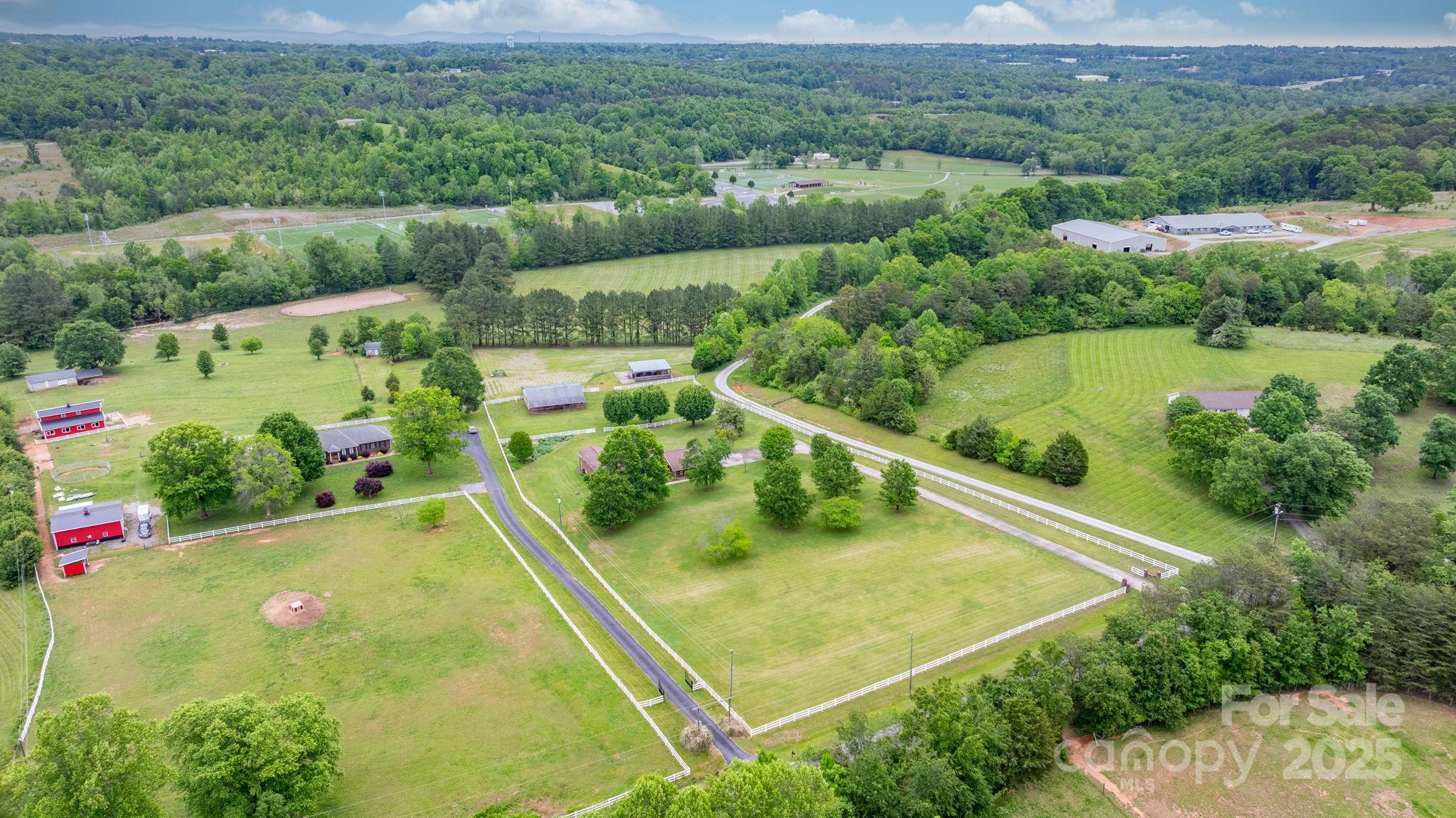2448 Moss Farm Road Hickory, NC 28602 - Photo 10 of 47 Gallery Image 10