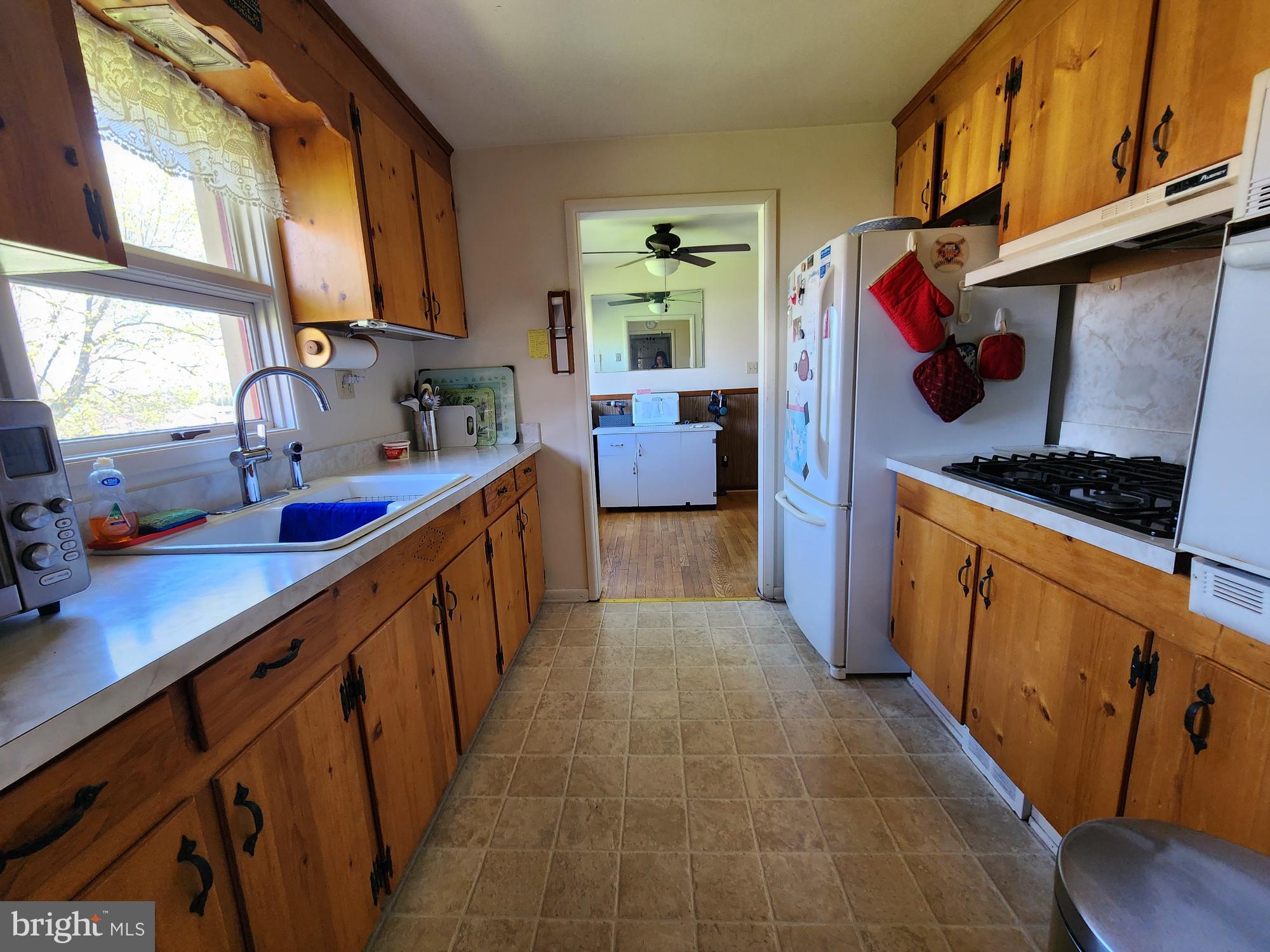 761 Wertzville Road Enola, PA 17025 - Photo 8 of 25 a kitchen with lots of counter top space