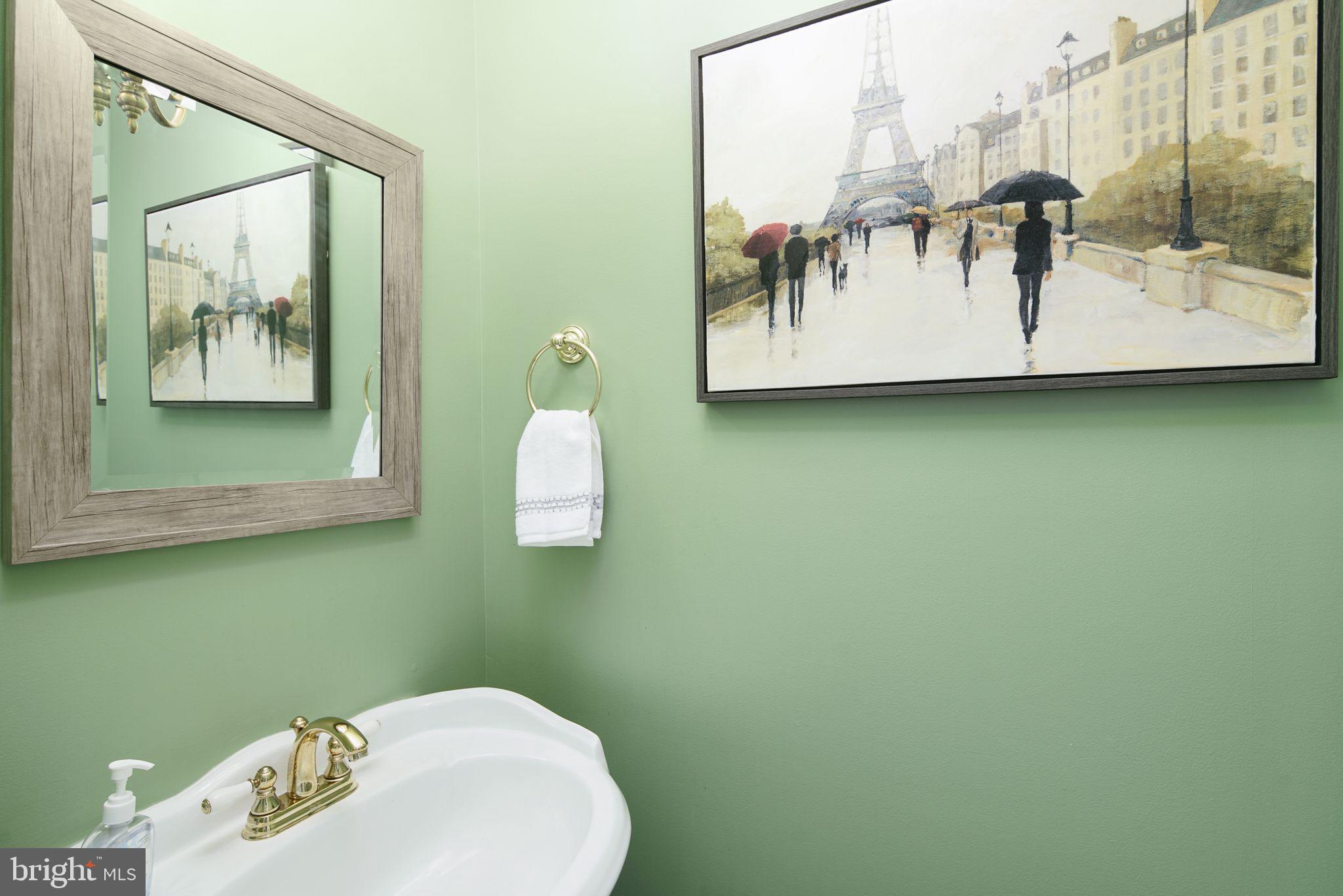 4 Valley View Road Rose Valley, PA 19063 - Photo 20 of 42 Main Floor Powder Room