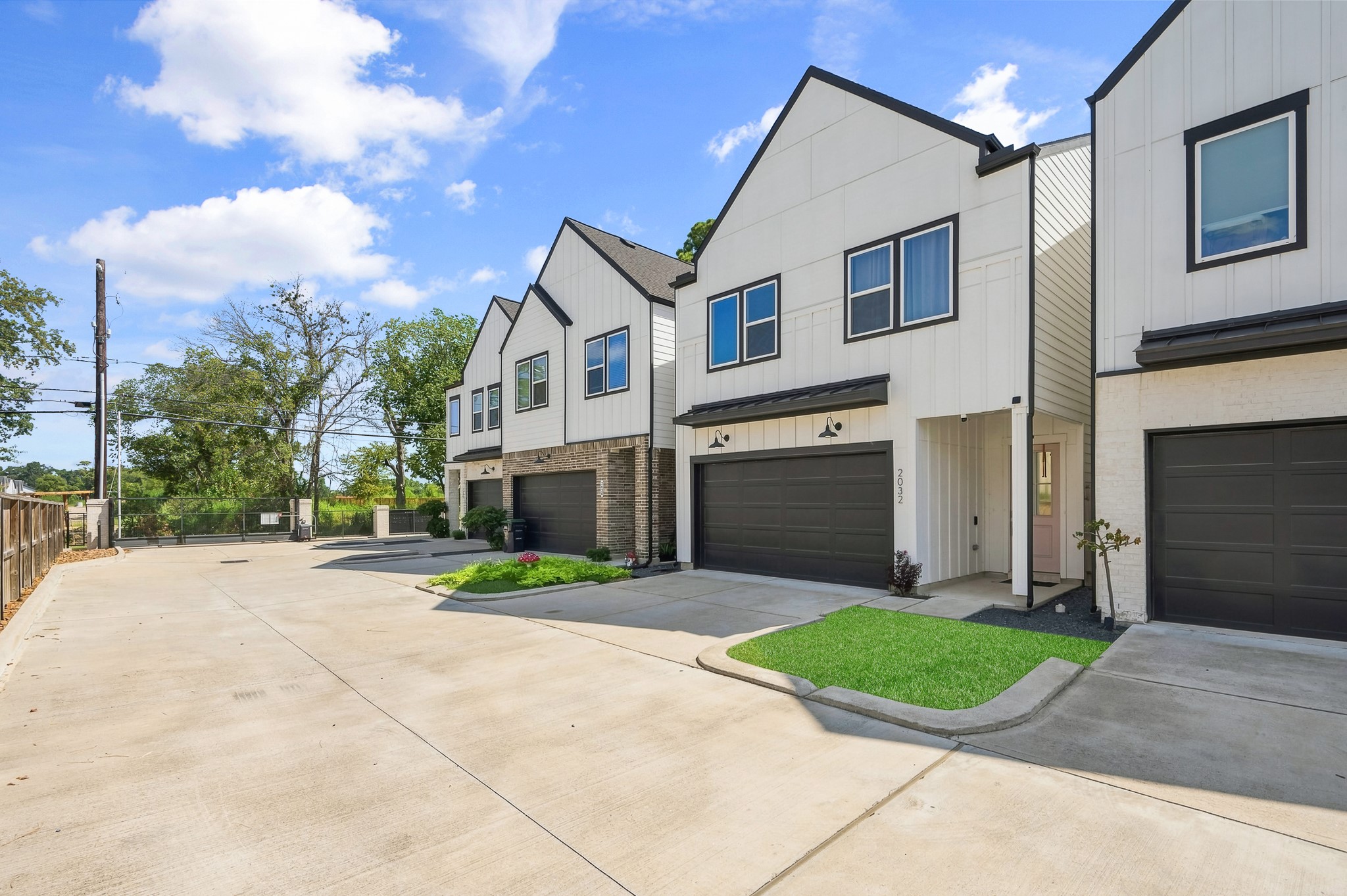 2032 West Tidwell Road Houston, TX 77091 - Photo 3 of 39 Gallery Image 3