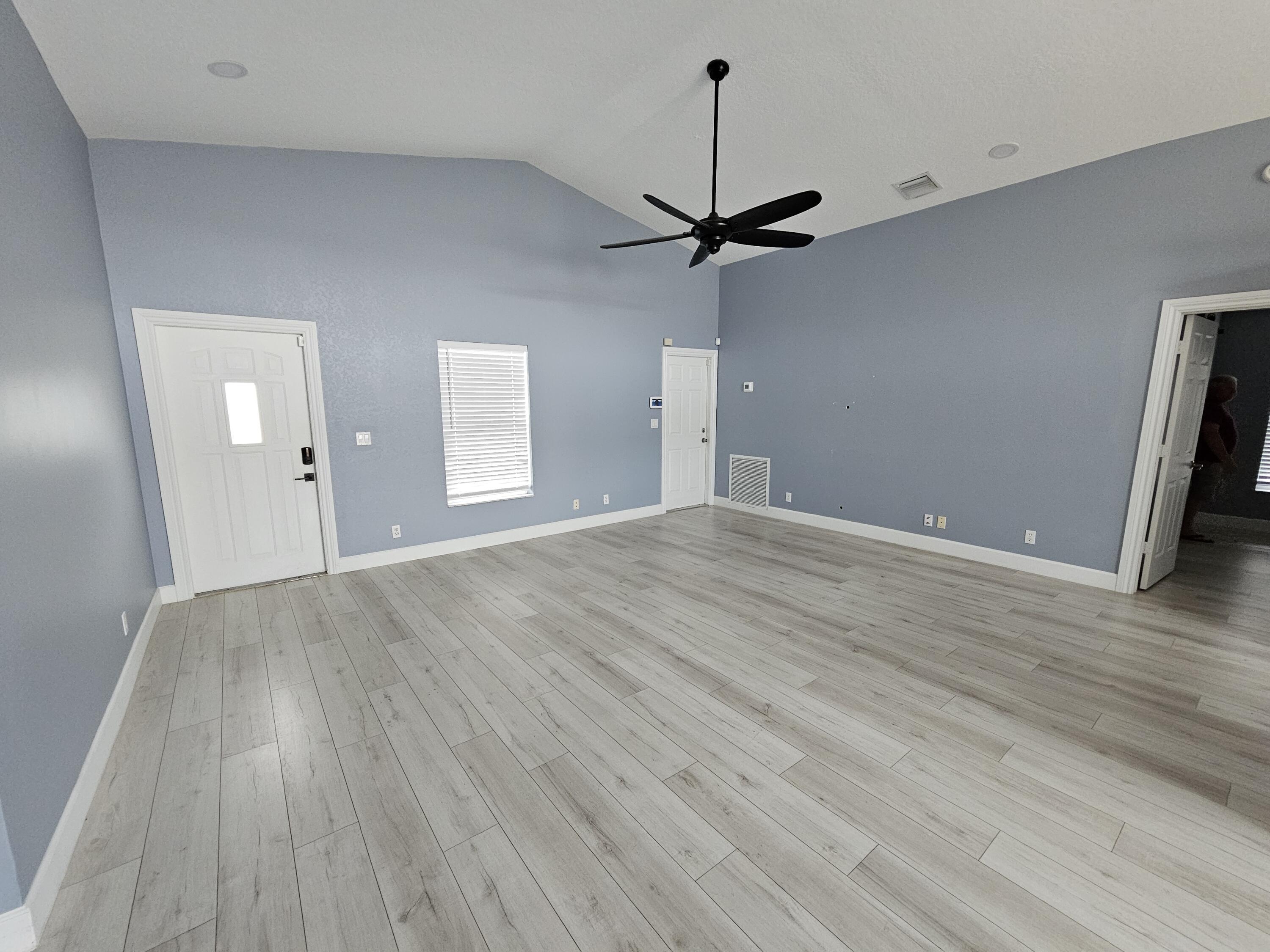 6131 Robinson Street Jupiter, FL 33458 - Photo 6 of 14 20240502040629650769000000-o