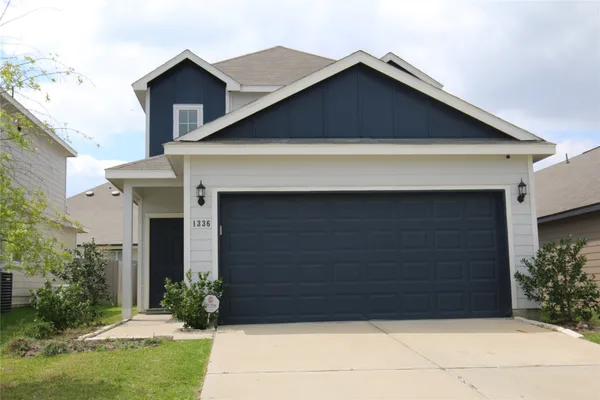 $2,000 | 1336 Mount Blanc Path, Conroe, TX 77301